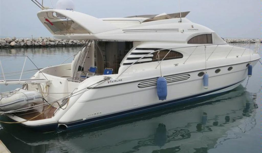 fairline-yacht-rental-boat-goa-1